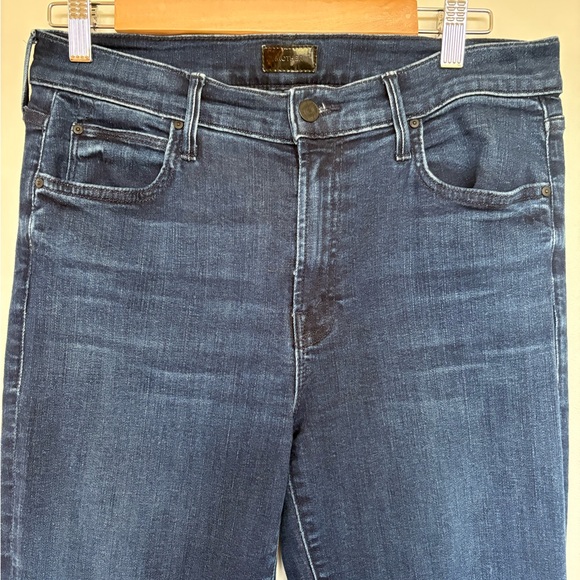 MOTHER Rascal Ankle Snippet in Mint Condition
Size 29 - Picture 6 of 11